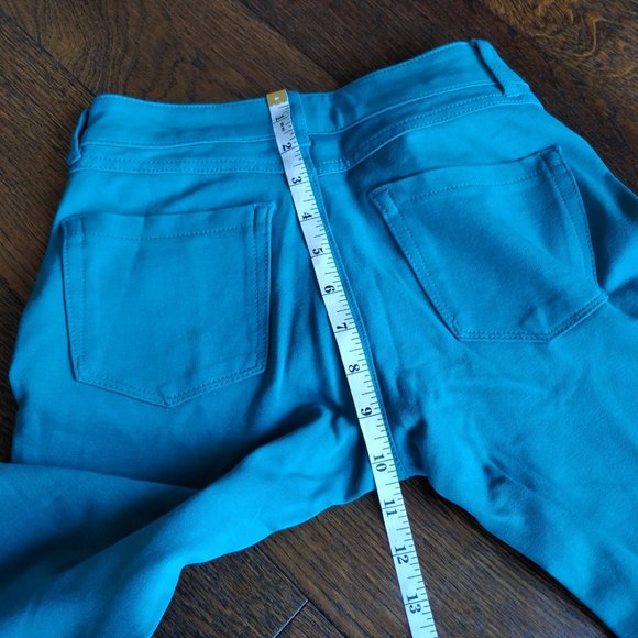 Green Skinny Pants with a lot of stretch, low rise. - Picture 9 of 11